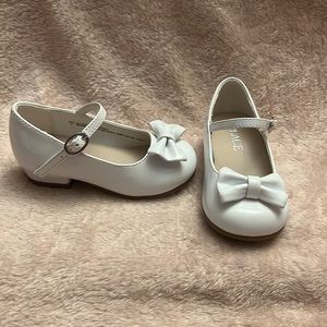 Toddler girls bow low heel shoes